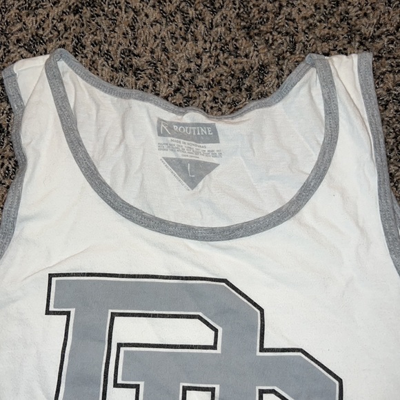 Routine baseball tank - Picture 2 of 2